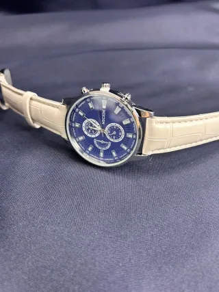 Orologio al quarzo MSCXDK con cinturino bianco