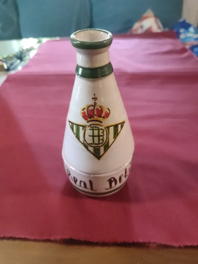 Incensario R. Betis y Medalla Macarena (SEVILLA)