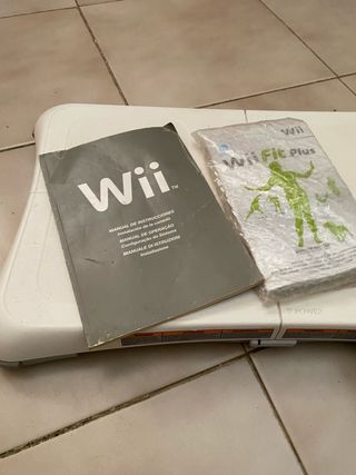 Wii Balance Board + Wii Fit Plus Manuales