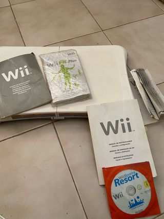 Wii Balance Board + Wii Fit Plus Manuales