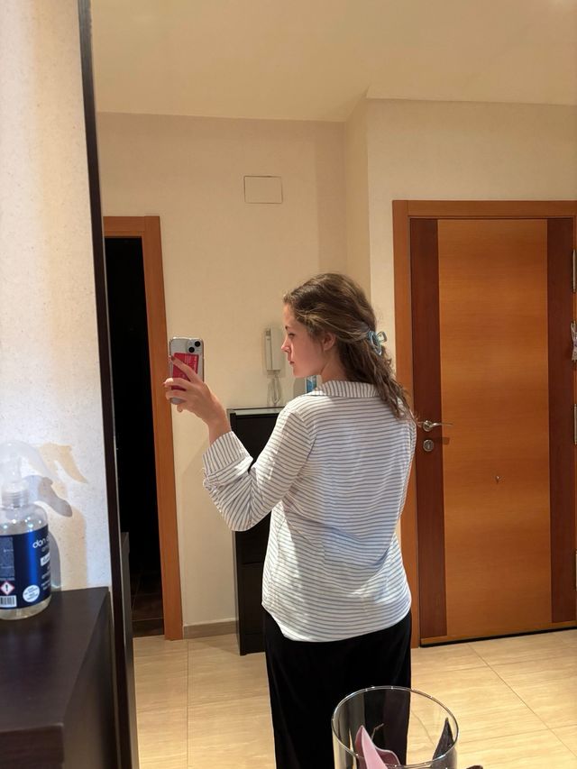 Camisa de rayas azul y blanca