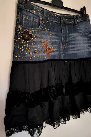 Falda tejana y negro bordado Talla M