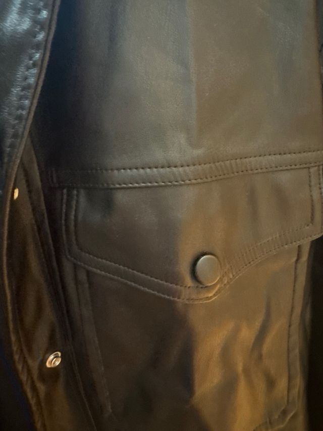 Chaqueta Bershka negra