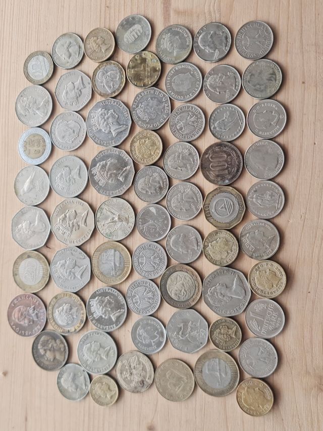 Lote 63 monedas antiguas extranjeras