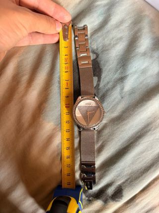 Reloj Guess Mujer Plata y Blanco