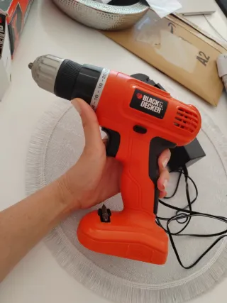 Taladro Atornillador inalámbrico Black&Decker 12V