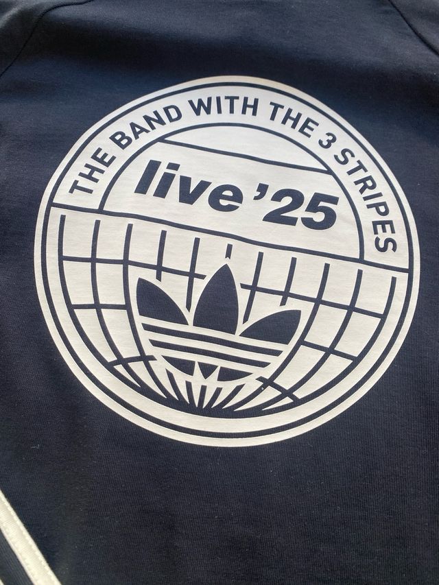 Camiseta Adidas Oasis World Tour L/S Negra