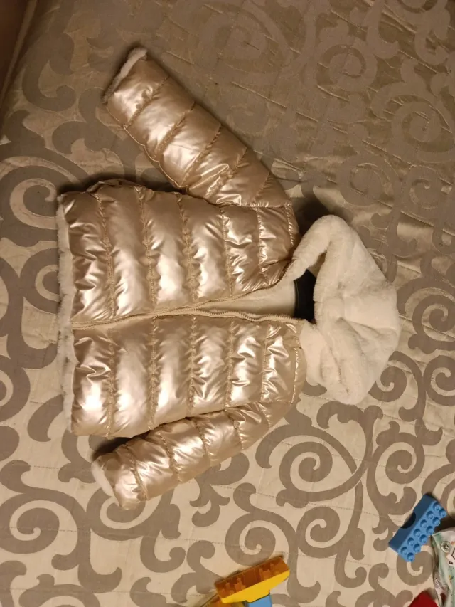 Giubbino bambina lucido oro