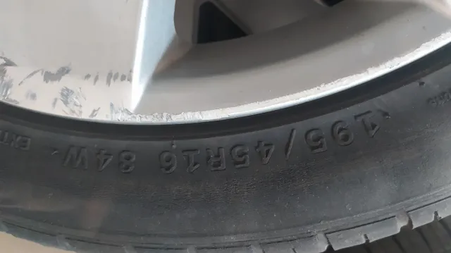 Llantas 16 pulgadas Ford Neumáticos al 80%