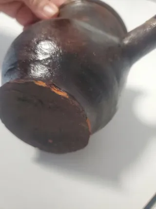 Chocolatera de barro con asa