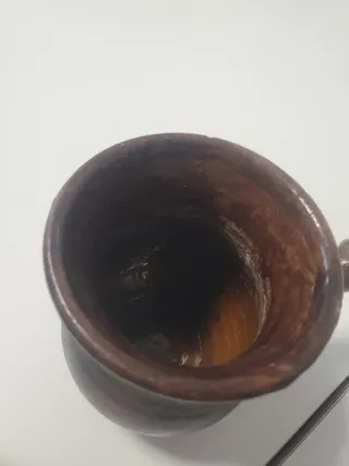 Chocolatera de barro con asa