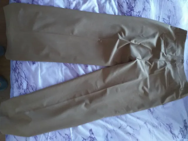 Pantalón recto Stradivarius Camel Talla 42