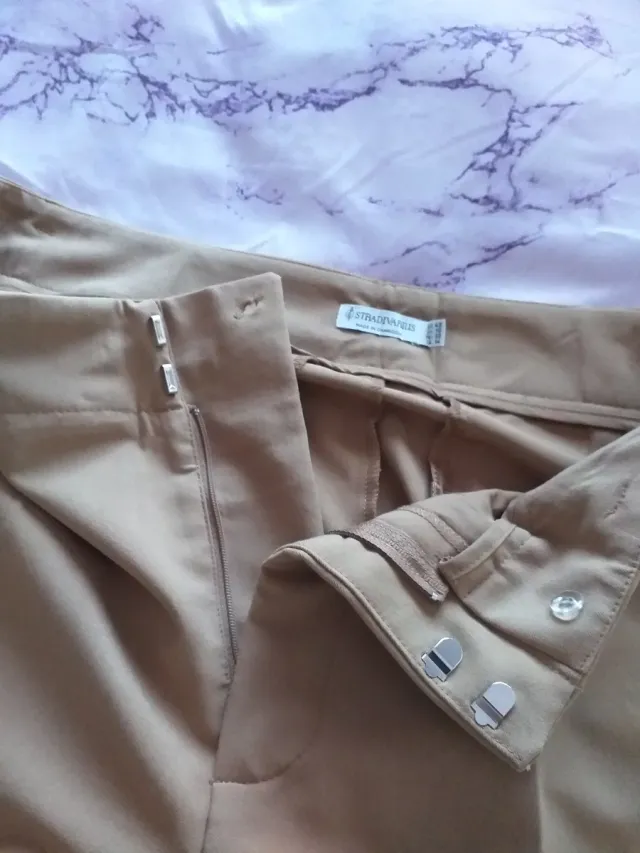 Pantalón recto Stradivarius Camel Talla 42
