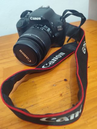 Cámara Canon EOS 550D + Lente