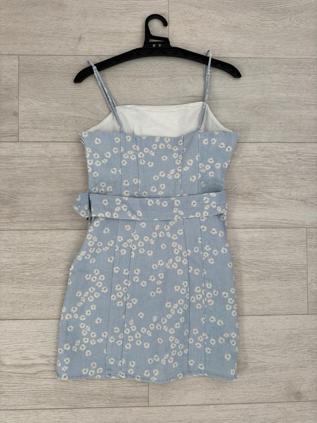 Vestido Zara azul flores blancas