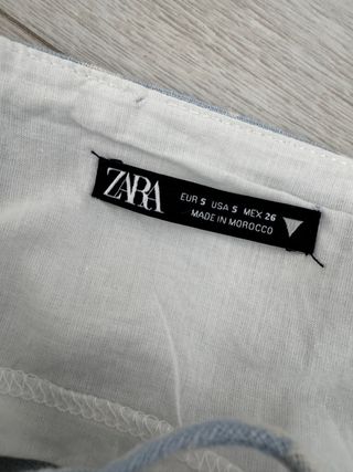 Vestido Zara azul flores blancas