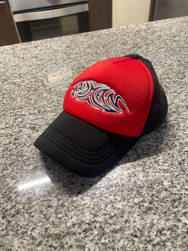 Gorra Bershka x Dennis Rodman Roja y Negra