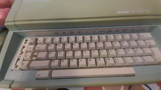 Máquina de escribir Olivetti DE LUXE - II