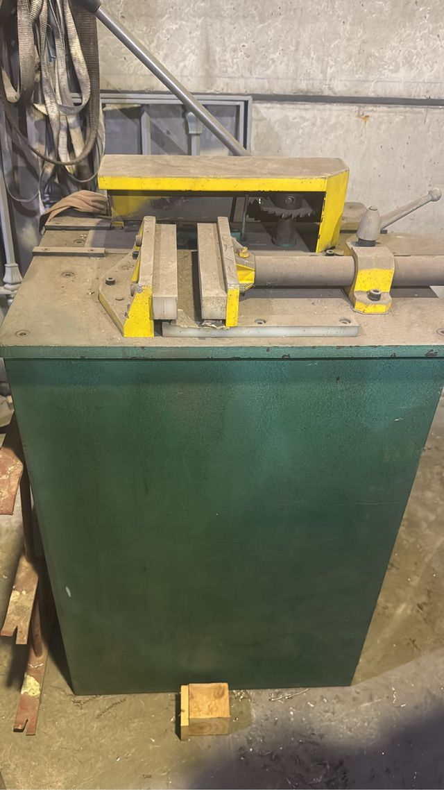 Retractadora de metal manual