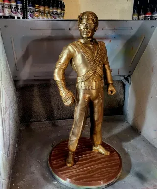 Figura Michael Jackson 35cm Dorada