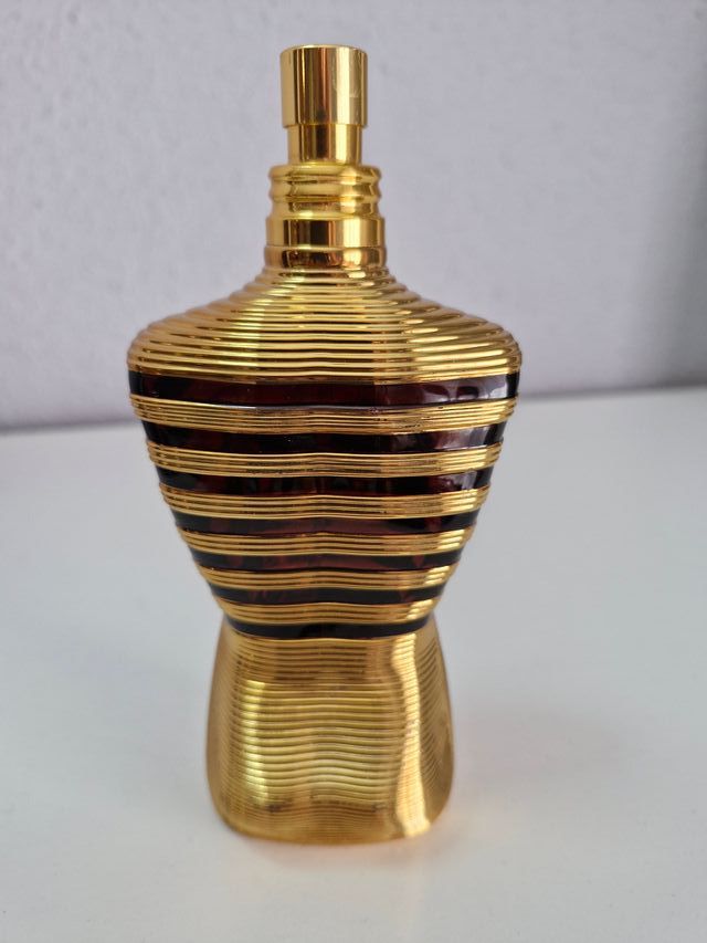 ENVASE - FIGURA - J.P.G. - LE MALE