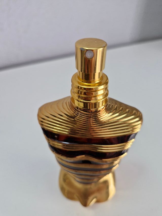 ENVASE - FIGURA - J.P.G. - LE MALE