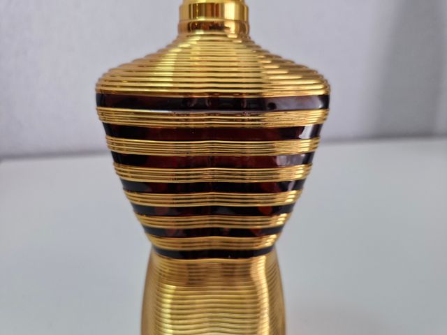 ENVASE - FIGURA - J.P.G. - LE MALE