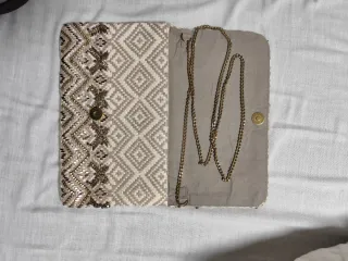 Bolso de fiesta beige y dorado