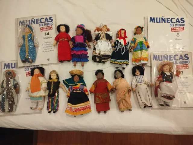 Muñecas de Porcelana del Mundo