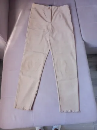 Pantalón Zara beige