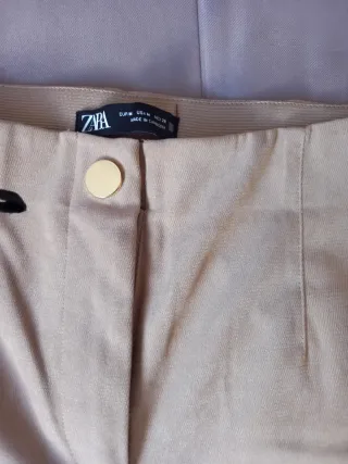 Pantalón Zara beige