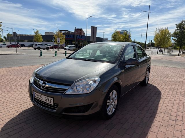 Opel Astra SEDAN 1.7 CDTI 125 CV