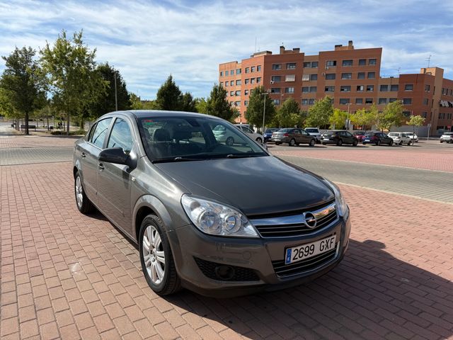 Opel Astra SEDAN 1.7 CDTI 125 CV