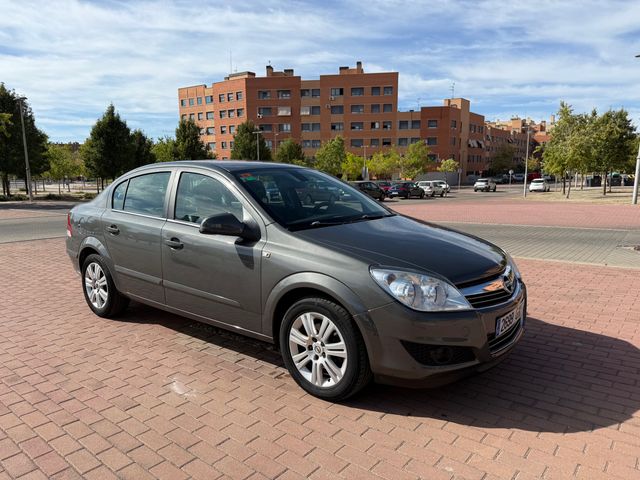 Opel Astra SEDAN 1.7 CDTI 125 CV