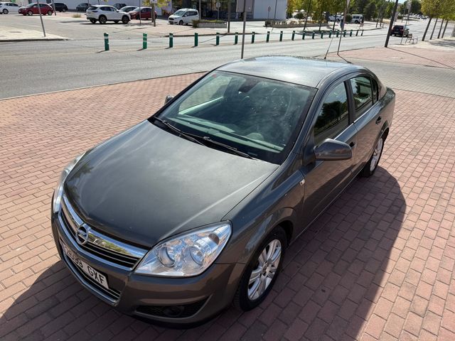 Opel Astra SEDAN 1.7 CDTI 125 CV