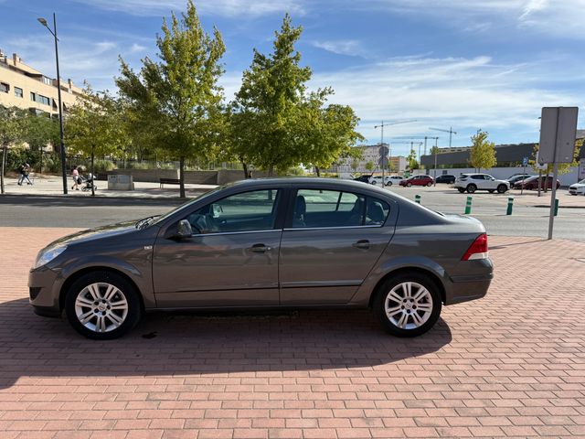 Opel Astra SEDAN 1.7 CDTI 125 CV