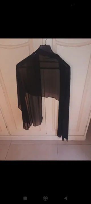 Elegante scialle nero