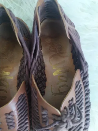 Zapato étnico de piel trenzada