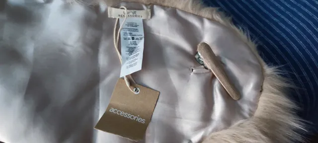 Cuello Piel Sintética Beige