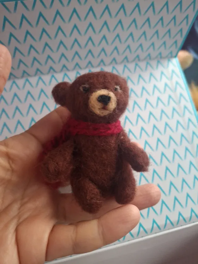 Oso de peluche fieltro hecho a mano