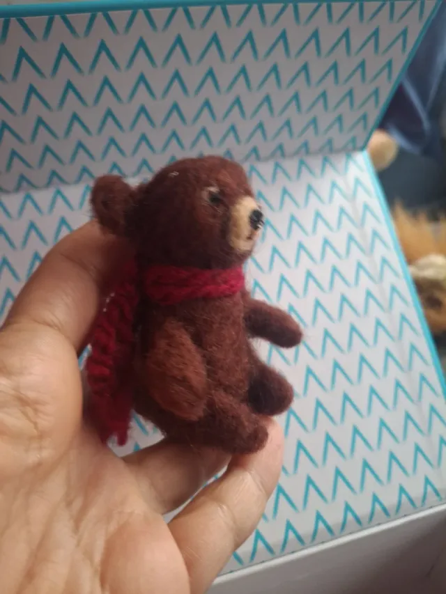 Oso de peluche fieltro hecho a mano