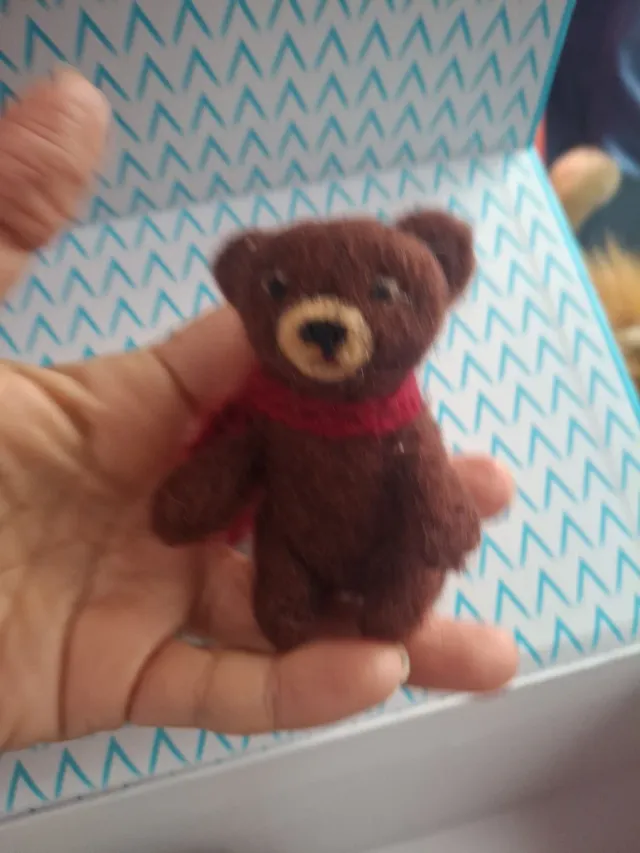 Oso de peluche fieltro hecho a mano