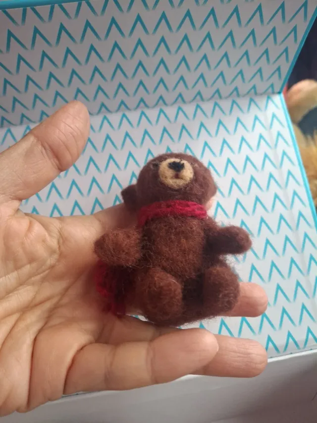 Oso de peluche fieltro hecho a mano