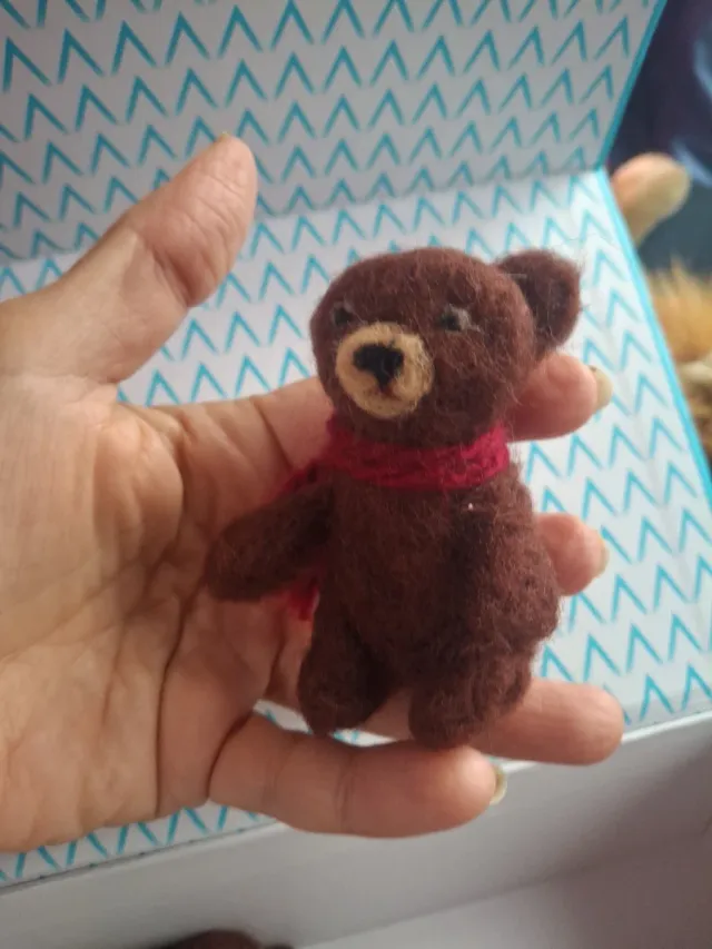 Oso de peluche fieltro hecho a mano