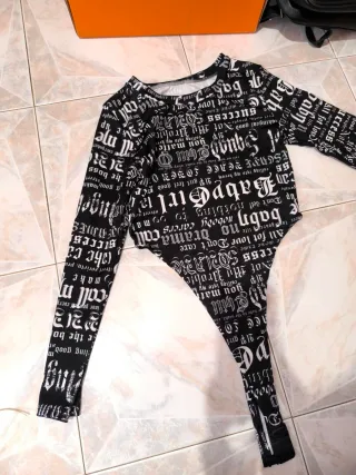 Body donna con scritte