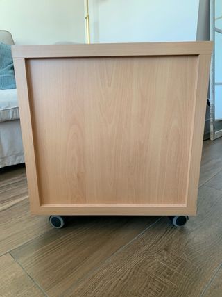 Cajonera 3 cajones madera clara con llave.