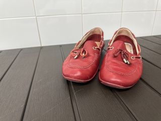 Zapatos 24 HRS rojos