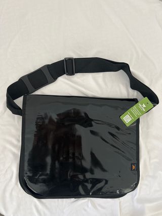 Maletín Negro Impermeable con 3 compartimentos