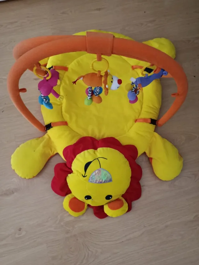Alfombra de juegos para bebé león