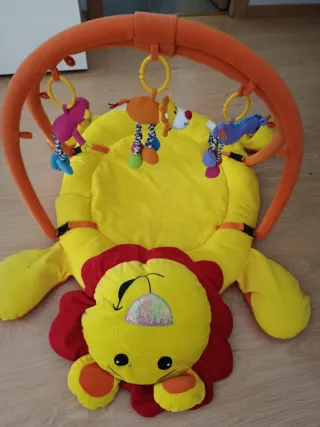 Alfombra de juegos para bebé león
